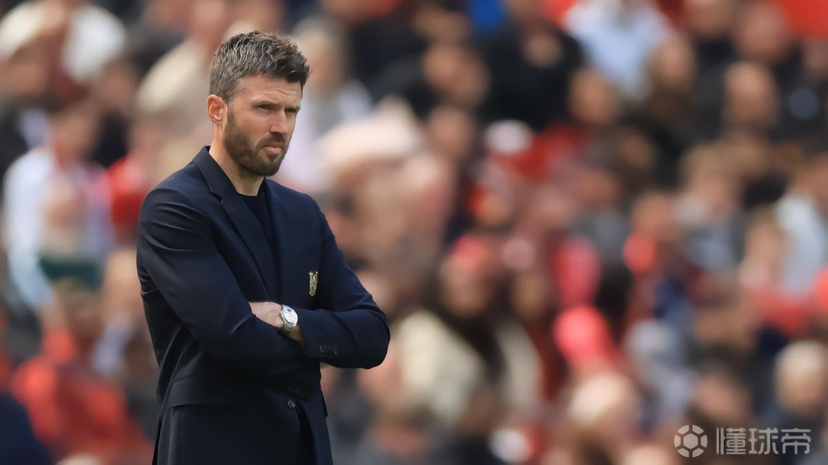 前曼联助教:曼联应该引进有经验的前锋,中场也必须大幅补强